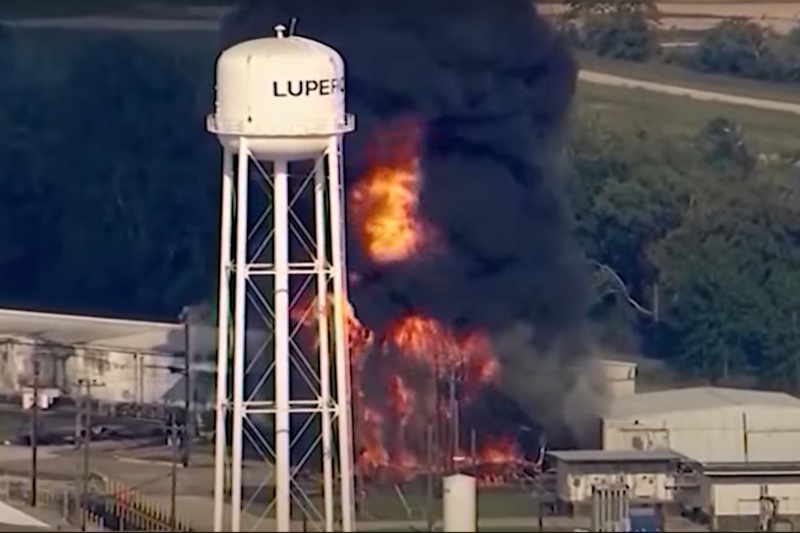 L'ouragan Harvey déclenche un incendie sur le site d' Arkema (Texas)-Crédit : Capture Youtube