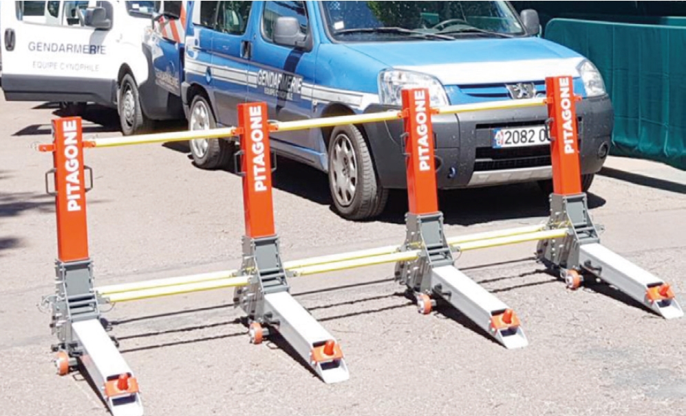 Pitagone a créé, suite aux attentats de Nice, une barrière mobile en trois parties avec bras de liaison. Elle est certifiée pour résister à un véhicule de 7,5 t lancé à 48 km/h. Photo HTDS/Pitagone