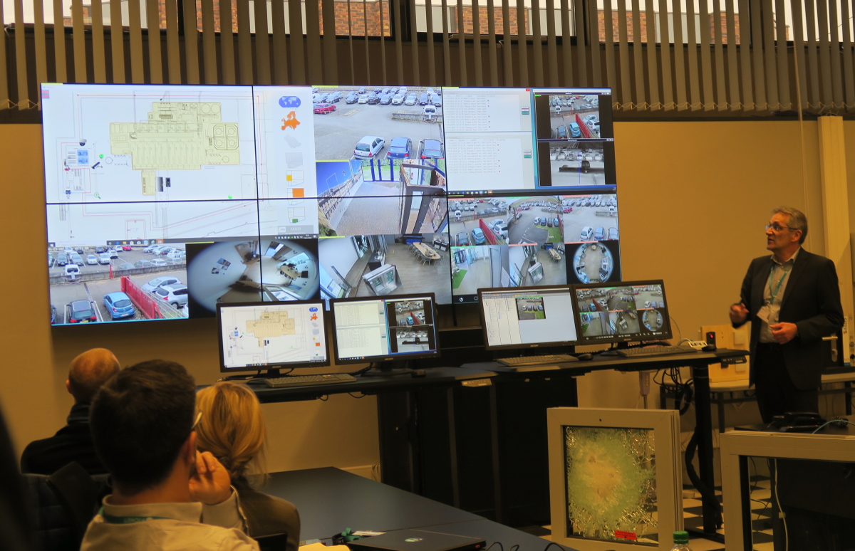Formation sur l'utilisation du système de vidéosurveillance et détection d'intrusion. (Photo EM _ Face au Risque).