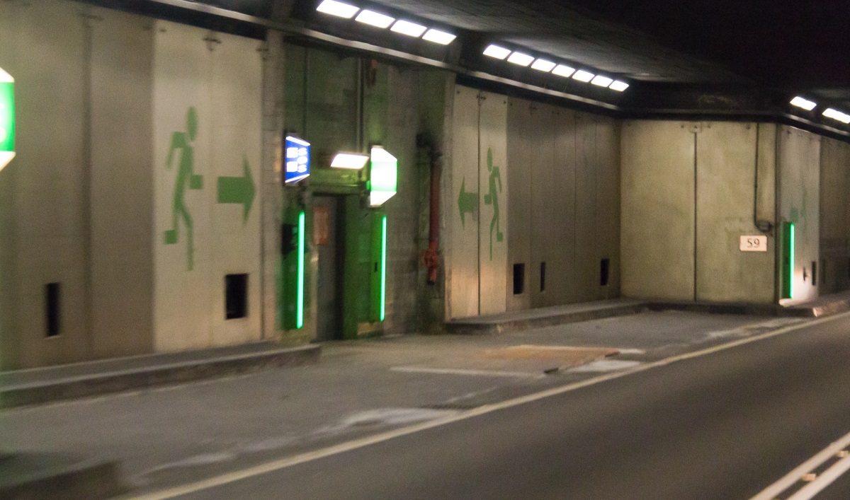 Les issues de secours de l'actuel tunnel de Saint Gothard - Photo de mai 2013 - Crédit: Raimond Spekking/Wikimedia commons