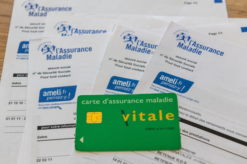 Paris, France - September 07, 2018 : France health insurance document and Vitale card - Crédit : Pixavril-stock.adobe
