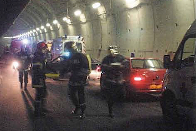 FI 384 Incendie tunnel A86 Photo ©René Dosne